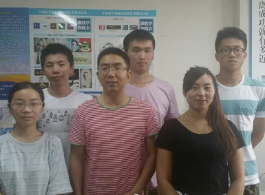 蓝天设计学院学生实习合影